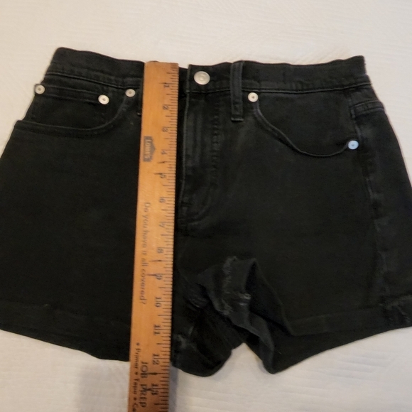 Madewell High-Rise Denim Shorts in Lunar Wash - Picture 14 of 16